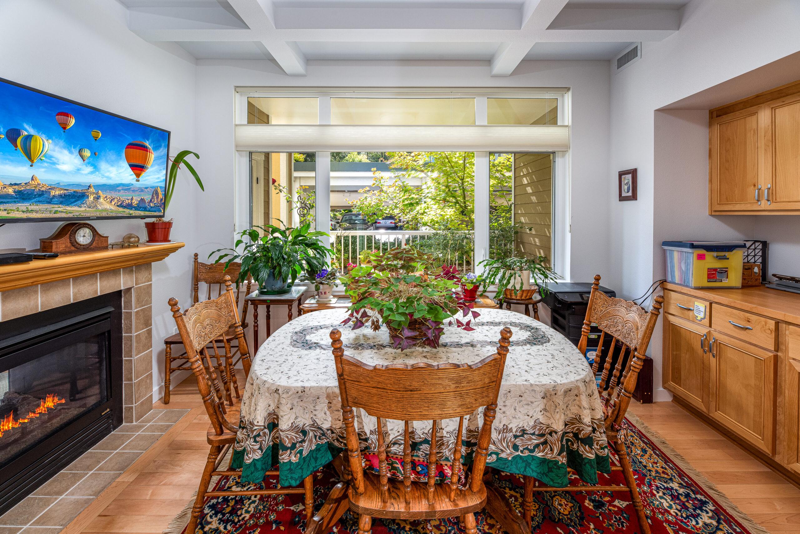 Two Bedroom Garden Apartment - Dining